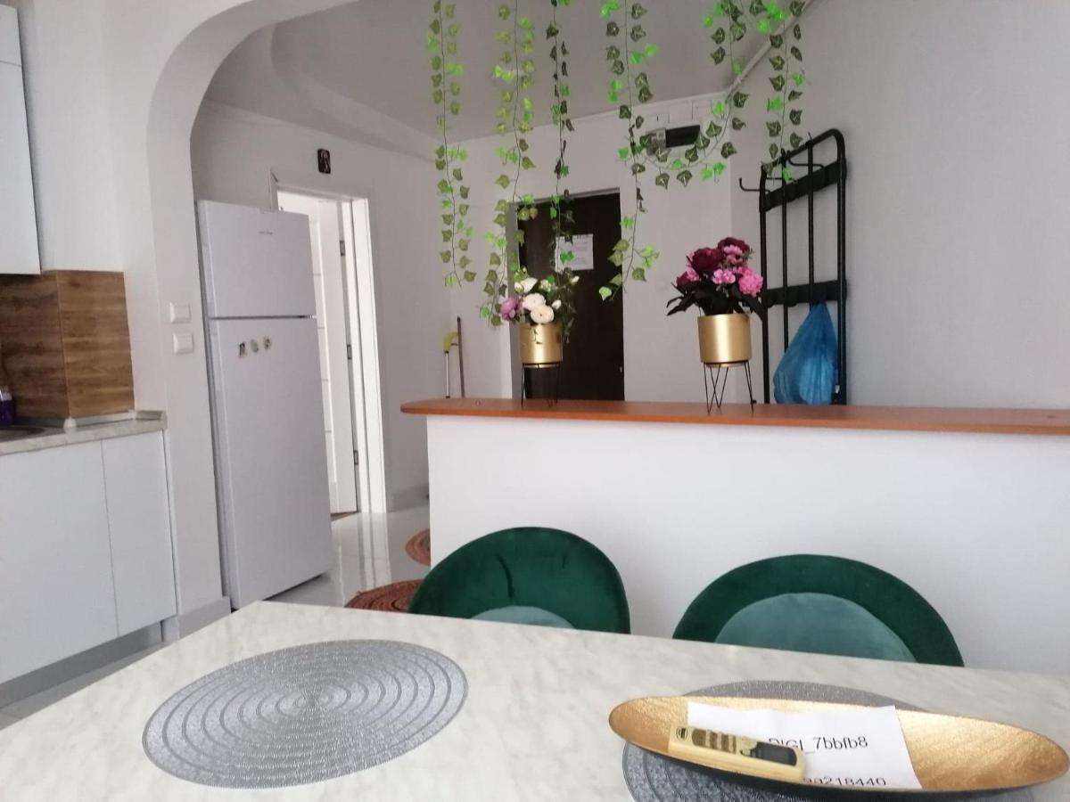 Apartament Near The Park Two Rooms Букурещ Екстериор снимка