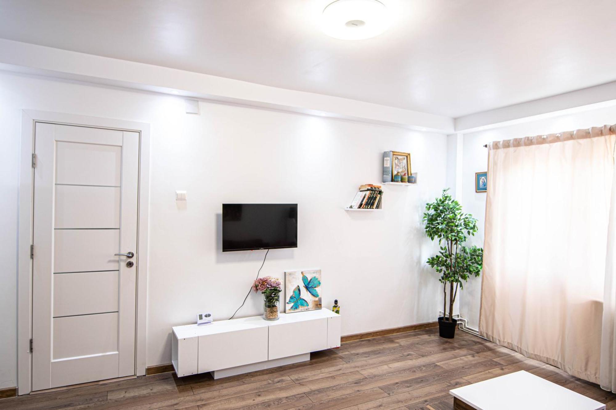 Apartament Near The Park Two Rooms Букурещ Екстериор снимка