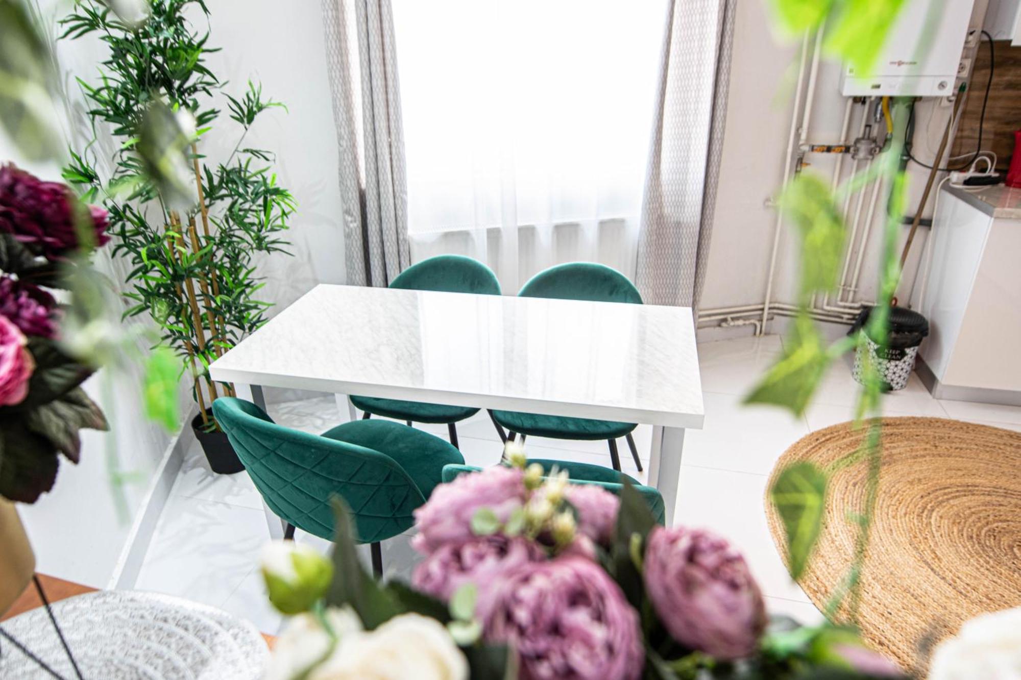 Apartament Near The Park Two Rooms Букурещ Екстериор снимка